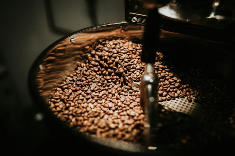 Verse Koffiebonen voor het maken van koffiesmoothie gezond.