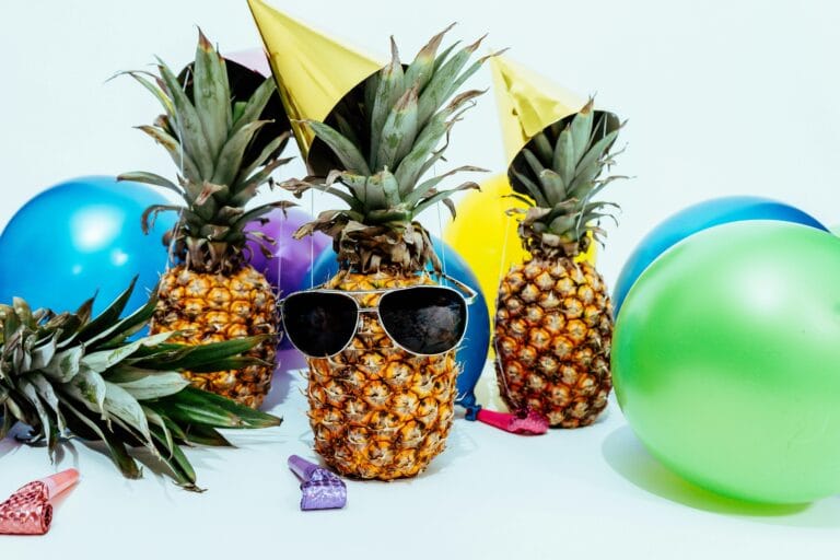Feest met balonnen, hoedjes en smoothiebeker traktatie